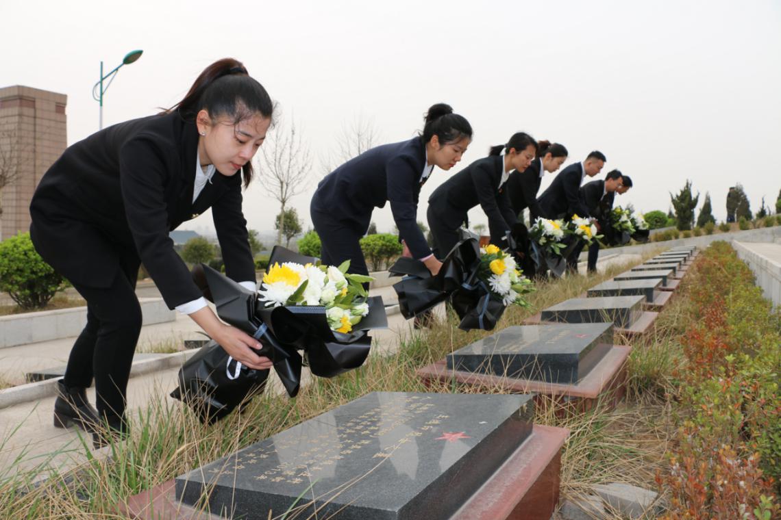 【纪检人·镜头】清明节