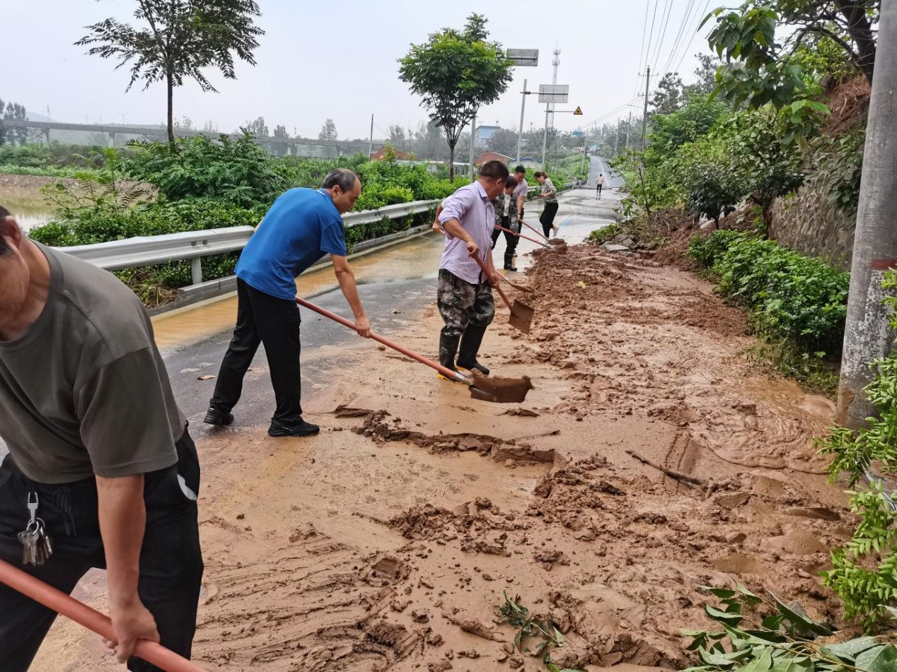 【纪检人·镜头】全市纪检监察干部积极投身灾后重建工作